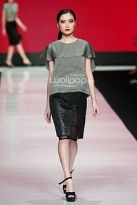 Jakarta, Indonesia - 24 Oktober 2014. Andreas Odang Broken Vow. FASHION COUNCIL presents LPM GRADUATES. Jakarta Fashion Week 2014 at Senayan City. Jakarta. [Foto: Mohammad Abduh/Wolipop]
