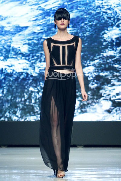 Jakarta, Indonesia - 24 Oktober 2013. Oscar Lawalata My Name is Andromeda. DEWI FASHION KNIGHTS Tale of The Goddess. Jakarta Fashion Week 2014 at Senayan City. Jakarta. [Foto: Mohammad Abduh/Wolipop]