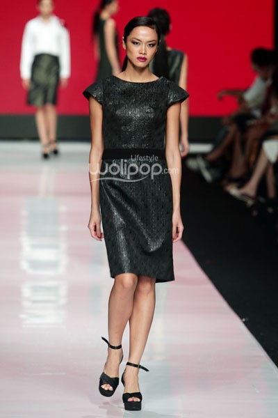 Jakarta, Indonesia - 24 Oktober 2014. Andreas Odang Broken Vow. FASHION COUNCIL presents LPM GRADUATES. Jakarta Fashion Week 2014 at Senayan City. Jakarta. [Foto: Mohammad Abduh/Wolipop]
