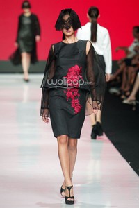 Jakarta, Indonesia - 24 Oktober 2014. Andreas Odang Broken Vow. FASHION COUNCIL presents LPM GRADUATES. Jakarta Fashion Week 2014 at Senayan City. Jakarta. [Foto: Mohammad Abduh/Wolipop]