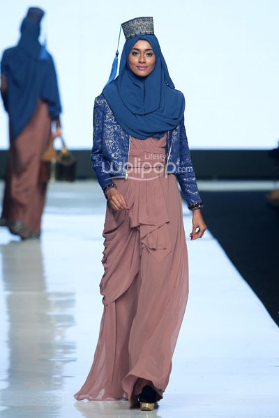 Jakarta, Indonesia - 24 Oktober. Fitri Aulia Glorius Moors. Voyage Jakarta Fashion Week 2014, at Senayan City. 24 Oktober 2013. Jakarta. [Foto: Mohammad Abduh/Wolipop]