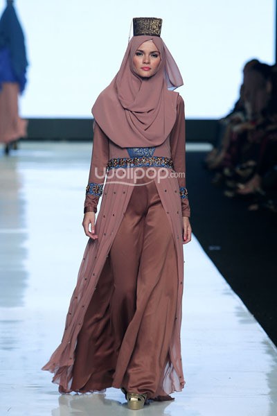 Jakarta, Indonesia - 24 Oktober. Fitri Aulia Glorius Moors. Voyage Jakarta Fashion Week 2014, at Senayan City. 24 Oktober 2013. Jakarta. [Foto: Mohammad Abduh/Wolipop]