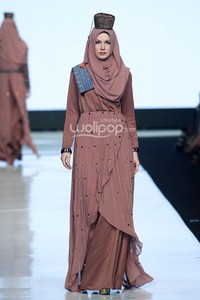 Jakarta, Indonesia - 24 Oktober. Fitri Aulia Glorius Moors. Voyage Jakarta Fashion Week 2014, at Senayan City. 24 Oktober 2013. Jakarta. [Foto: Mohammad Abduh/Wolipop]