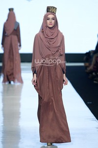 Jakarta, Indonesia - 24 Oktober. Fitri Aulia Glorius Moors. Voyage Jakarta Fashion Week 2014, at Senayan City. 24 Oktober 2013. Jakarta. [Foto: Mohammad Abduh/Wolipop]