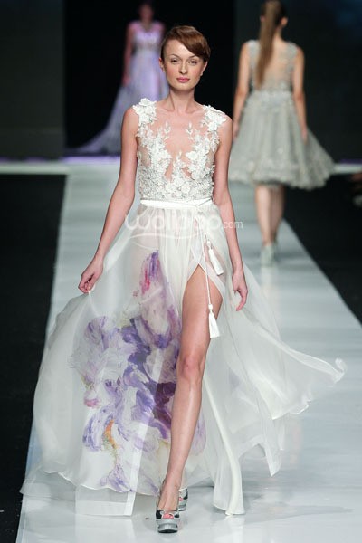 Jakarta, Indonesia - 24 Oktober. Hian Tjen La Romantic De La Femme. FASHION COUNCIL presents LPM GRADUATES. Jakarta Fashion Week 2014 at Senayan City. 24 Oktober 2013. Jakarta. [Foto: Mohammad Abduh/Wolipop]