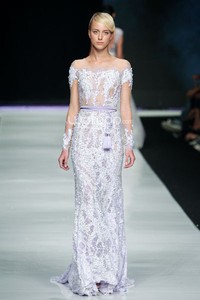 Jakarta, Indonesia - 24 Oktober. Hian Tjen La Romantic De La Femme. FASHION COUNCIL presents LPM GRADUATES. Jakarta Fashion Week 2014 at Senayan City. 24 Oktober 2013. Jakarta. [Foto: Mohammad Abduh/Wolipop]