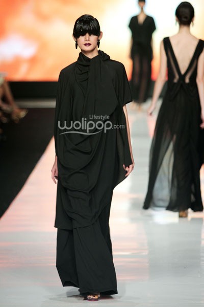 Jakarta, Indonesia - 24 Oktober 2013. Oscar Lawalata My Name is Andromeda. DEWI FASHION KNIGHTS Tale of The Goddess. Jakarta Fashion Week 2014 at Senayan City. Jakarta. [Foto: Mohammad Abduh/Wolipop]