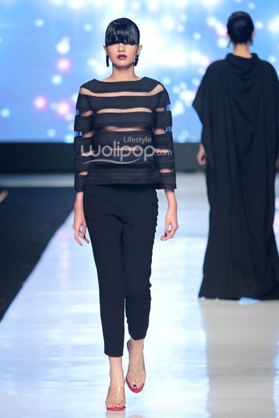 Jakarta, Indonesia - 24 Oktober 2013. Oscar Lawalata My Name is Andromeda. DEWI FASHION KNIGHTS Tale of The Goddess. Jakarta Fashion Week 2014 at Senayan City. Jakarta. [Foto: Mohammad Abduh/Wolipop]