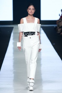 Jakarta, Indonesia - 23 Oktober. Kaal E Suktae by Lee Suk Tae. KOREAN CULTURAL CENTER. Jakarta Fashion Week 2014 at Senayan City. 23 Oktober 2013. Jakarta. [Foto: Mohammad Abduh/Wolipop]