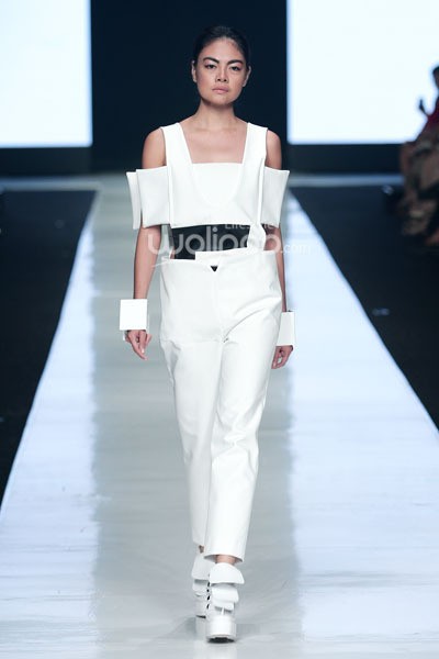 Jakarta, Indonesia - 23 Oktober. Kaal E Suktae by Lee Suk Tae. KOREAN CULTURAL CENTER. Jakarta Fashion Week 2014 at Senayan City. 23 Oktober 2013. Jakarta. [Foto: Mohammad Abduh/Wolipop]