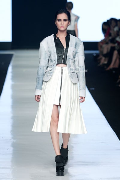 Jakarta, Indonesia - 23 Oktober. Kaal E Suktae by Lee Suk Tae. KOREAN CULTURAL CENTER. Jakarta Fashion Week 2014 at Senayan City. 23 Oktober 2013. Jakarta. [Foto: Mohammad Abduh/Wolipop]