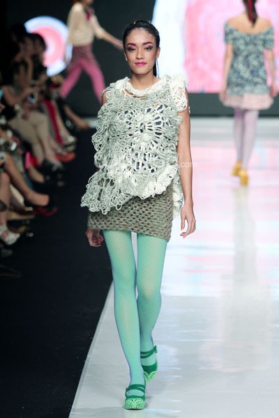 Jakarta, Indonesia - 23 Oktober. Lenny Agustin Knit My Day. THE BODY SHOP Present LENNI AGUSTIN. Jakarta Fashion Week 2014 at Senayan City. 23 Oktober 2013. Jakarta. [Foto: Mohammad Abduh/Wolipop]