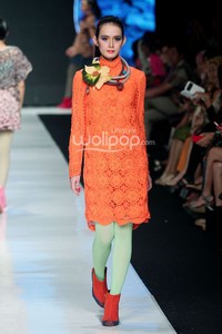 Jakarta, Indonesia - 23 Oktober. Lenny Agustin Knit My Day. THE BODY SHOP Present LENNI AGUSTIN. Jakarta Fashion Week 2014 at Senayan City. 23 Oktober 2013. Jakarta. [Foto: Mohammad Abduh/Wolipop]