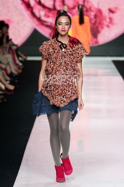 Jakarta, Indonesia - 23 Oktober. Lenny Agustin Knit My Day. THE BODY SHOP Present LENNI AGUSTIN. Jakarta Fashion Week 2014 at Senayan City. 23 Oktober 2013. Jakarta. [Foto: Mohammad Abduh/Wolipop]