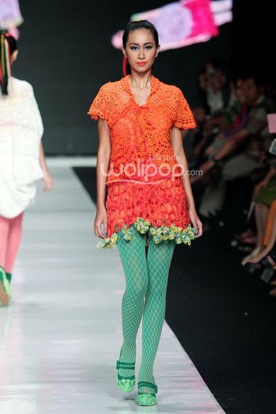 Jakarta, Indonesia - 23 Oktober. Lenny Agustin Knit My Day. THE BODY SHOP Present LENNI AGUSTIN. Jakarta Fashion Week 2014 at Senayan City. 23 Oktober 2013. Jakarta. [Foto: Mohammad Abduh/Wolipop]