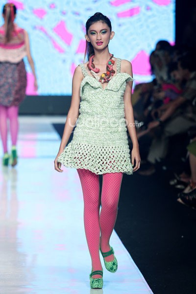 Jakarta, Indonesia - 23 Oktober. Lenny Agustin Knit My Day. THE BODY SHOP Present LENNI AGUSTIN. Jakarta Fashion Week 2014 at Senayan City. 23 Oktober 2013. Jakarta. [Foto: Mohammad Abduh/Wolipop]