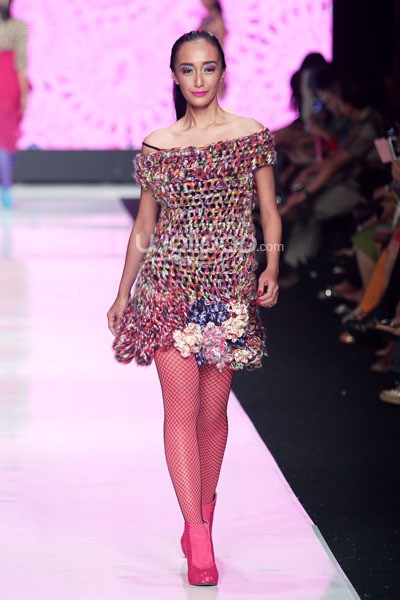 Jakarta, Indonesia - 23 Oktober. Lenny Agustin Knit My Day. THE BODY SHOP Present LENNI AGUSTIN. Jakarta Fashion Week 2014 at Senayan City. 23 Oktober 2013. Jakarta. [Foto: Mohammad Abduh/Wolipop]