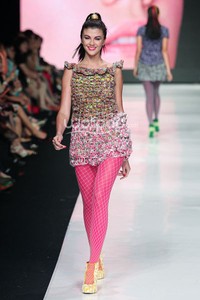 Jakarta, Indonesia - 23 Oktober. Lenny Agustin Knit My Day. THE BODY SHOP Present LENNI AGUSTIN. Jakarta Fashion Week 2014 at Senayan City. 23 Oktober 2013. Jakarta. [Foto: Mohammad Abduh/Wolipop]