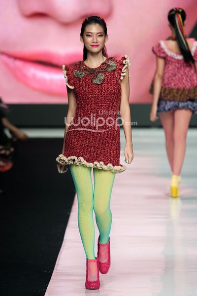 Jakarta, Indonesia - 23 Oktober. Lenny Agustin Knit My Day. THE BODY SHOP Present LENNI AGUSTIN. Jakarta Fashion Week 2014 at Senayan City. 23 Oktober 2013. Jakarta. [Foto: Mohammad Abduh/Wolipop]