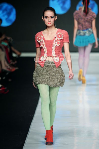 Jakarta, Indonesia - 23 Oktober. Lenny Agustin Knit My Day. THE BODY SHOP Present LENNI AGUSTIN. Jakarta Fashion Week 2014 at Senayan City. 23 Oktober 2013. Jakarta. [Foto: Mohammad Abduh/Wolipop]