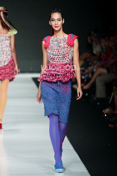 Jakarta, Indonesia - 23 Oktober. Lenny Agustin Knit My Day. THE BODY SHOP Present LENNI AGUSTIN. Jakarta Fashion Week 2014 at Senayan City. 23 Oktober 2013. Jakarta. [Foto: Mohammad Abduh/Wolipop]