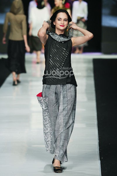 Jakarta, Indonesia - 24 Oktober. Obin Indonesia Memanggil. Jakarta Fashion Week 2014 at Senayan City. 24 Oktober 2013. Jakarta. [Foto: Mohammad Abduh/Wolipop]