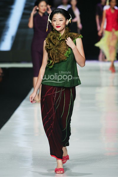 Jakarta, Indonesia - 24 Oktober. Obin Indonesia Memanggil. Jakarta Fashion Week 2014 at Senayan City. 24 Oktober 2013. Jakarta. [Foto: Mohammad Abduh/Wolipop]