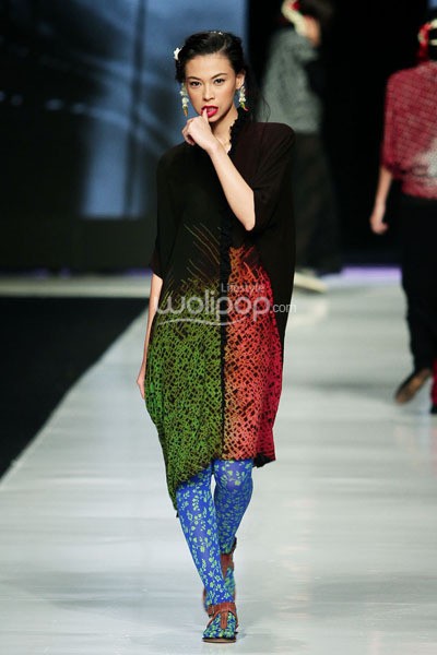 Jakarta, Indonesia - 24 Oktober. Obin Indonesia Memanggil. Jakarta Fashion Week 2014 at Senayan City. 24 Oktober 2013. Jakarta. [Foto: Mohammad Abduh/Wolipop]