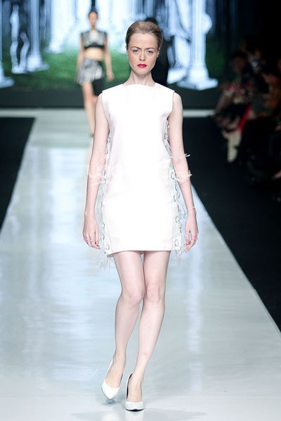 Jakarta, Indonesia - 23 Oktober. Patrick Owen. MAZDA YOUNG VIBRANT DESIGNERS Kodo soul of motion. Jakarta Fashion Week 2014 at Senayan City. 23 Oktober 2013. Jakarta. [Foto: Mohammad Abduh/Wolipop]