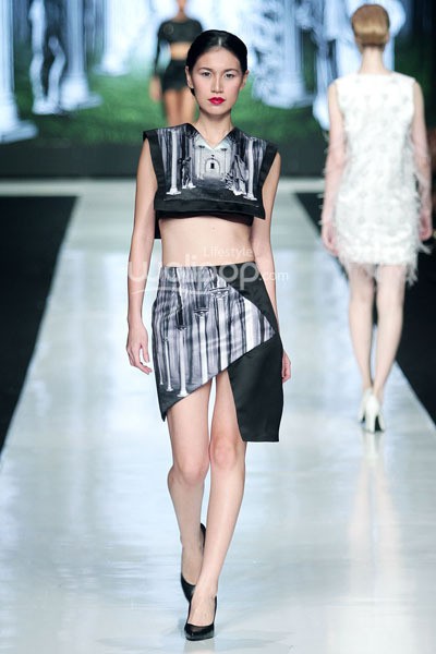 Jakarta, Indonesia - 23 Oktober. Patrick Owen. MAZDA YOUNG VIBRANT DESIGNERS Kodo soul of motion. Jakarta Fashion Week 2014 at Senayan City. 23 Oktober 2013. Jakarta. [Foto: Mohammad Abduh/Wolipop]