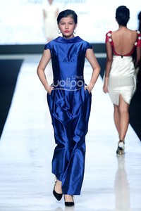 Jakarta, Indonesia - 23 Oktober. Soko Wiyanto Fiore. MAZDA YOUNG VIBRANT DESIGNERS Kodo soul of motion. Jakarta Fashion Week 2014 at Senayan City. 23 Oktober 2013. Jakarta. [Foto: Mohammad Abduh/Wolipop]