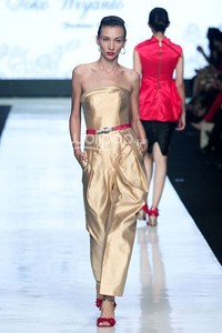 Jakarta, Indonesia - 23 Oktober. Soko Wiyanto Fiore. MAZDA YOUNG VIBRANT DESIGNERS Kodo soul of motion. Jakarta Fashion Week 2014 at Senayan City. 23 Oktober 2013. Jakarta. [Foto: Mohammad Abduh/Wolipop]