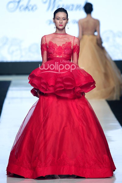 Jakarta, Indonesia - 23 Oktober. Soko Wiyanto Fiore. MAZDA YOUNG VIBRANT DESIGNERS Kodo soul of motion. Jakarta Fashion Week 2014 at Senayan City. 23 Oktober 2013. Jakarta. [Foto: Mohammad Abduh/Wolipop]