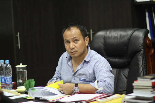 Pecahkan Kaca Mobil Polisi, Kernet Metromini ini Menangis dan Minta Maaf