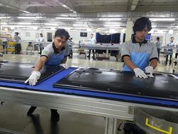 Begini Caranya TV Ultra HD Dirakit di Bekasi