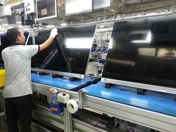 Begini Caranya TV Ultra HD Dirakit di Bekasi