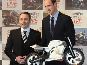Motor Mainan untuk Anak Pangeran William dan Kate Middleton