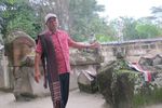 Patung Tanda Cinta Bertepuk Sebelah Tangan di Samosir