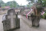 Patung Tanda Cinta Bertepuk Sebelah Tangan di Samosir