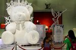 Pernak-pernik Natal Ramaikan Mall