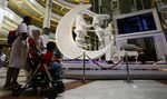 Pernak-pernik Natal Ramaikan Mall
