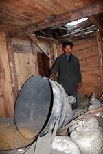 Puing-puing Roket China Timpa Rumah Warga