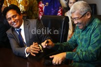 Yusril (kiri) dan MS Kaban (kanan) saat memberikan keterangan pers terkait capres yang akan diusung PBB.