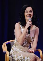 Wajah Sumringah si Cantik Katy Perry
