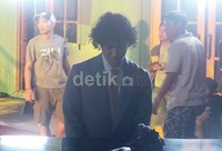 Kita main band aja kaya biasa. Lagunya juga sudah kuat. Kita ambil ambiencenya aja, ujar salah satu personel, RunD.