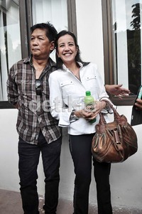 Andi tampak sumringah di sidang cerainya. Noel/detikHOT.