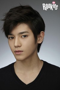 SM Entertainment meresmikan sebuah tim pre-debut yang diberi nama SM ROOKIES. (SME)