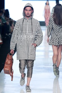 Jakarta, Indonesia - 24 Oktober. Populo Batik. DEWI FASHION KNIGHTS Tale of The Goddess Jakarta Fashion Week 2014 at Senayan City. 24 Oktober 2013. Jakarta. [Foto: Mohammad Abduh/Wolipop]