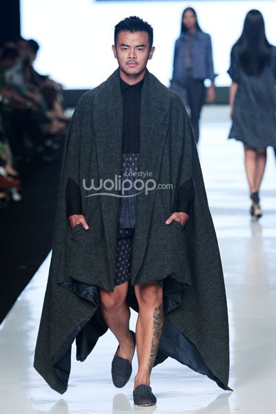 Jakarta, Indonesia - 24 Oktober. Populo Batik. DEWI FASHION KNIGHTS Tale of The Goddess Jakarta Fashion Week 2014 at Senayan City. 24 Oktober 2013. Jakarta. [Foto: Mohammad Abduh/Wolipop]