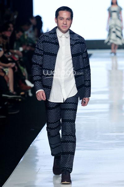 Jakarta, Indonesia - 24 Oktober. Populo Batik. DEWI FASHION KNIGHTS Tale of The Goddess Jakarta Fashion Week 2014 at Senayan City. 24 Oktober 2013. Jakarta. [Foto: Mohammad Abduh/Wolipop]